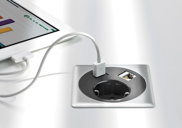 Peligros del ‘juice jacking’ en puertos USB públicos